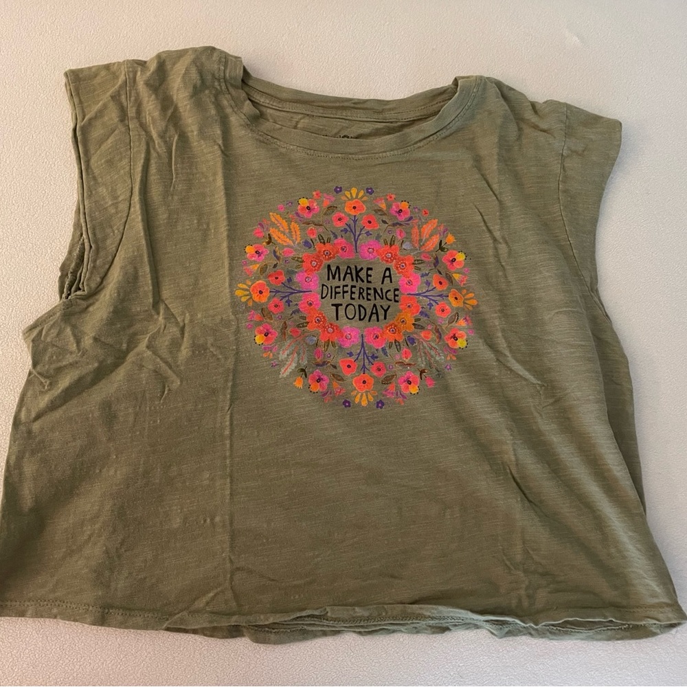 Natural life crop top: make a difference today
